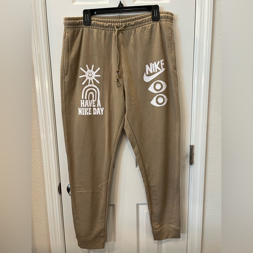 Nike Tan Sweatpants Relaxed Fit Joggers 28” inseam
